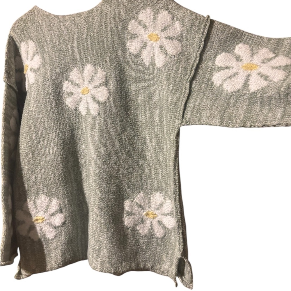Daisy Flower Patterned Loose Fit Sweater
Size: Small - Picture 10 of 10